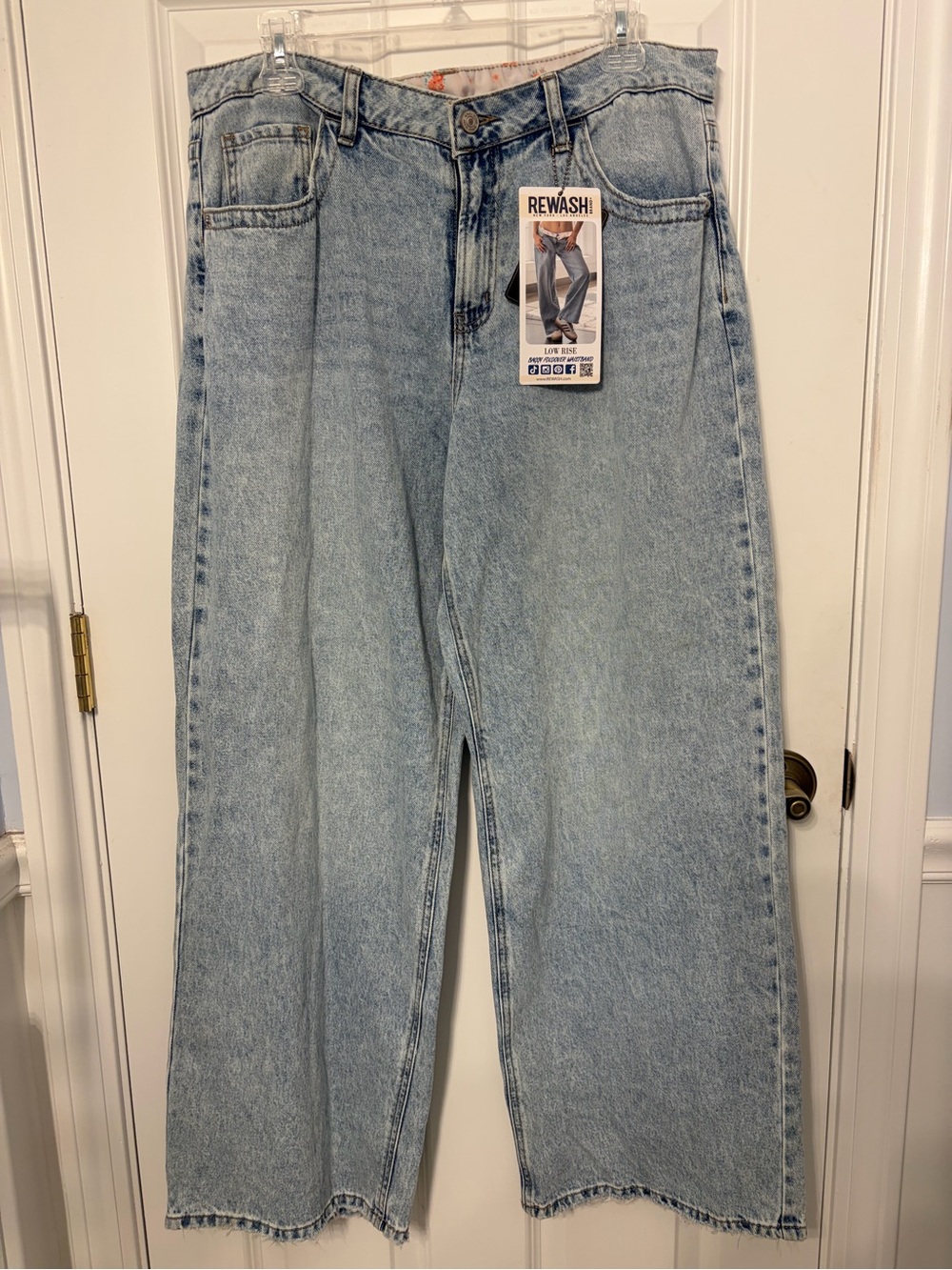 NWT REWASH Low rise baggy fold over waistband jeans. Size 13/31. Button/zip